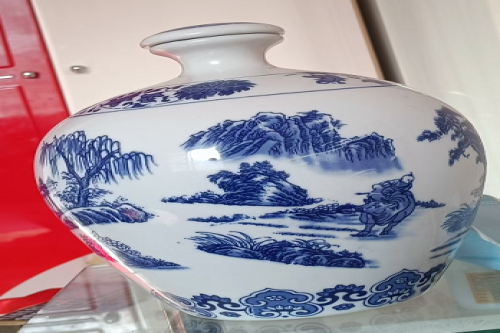 景德镇青花山水人物纹储酒坛